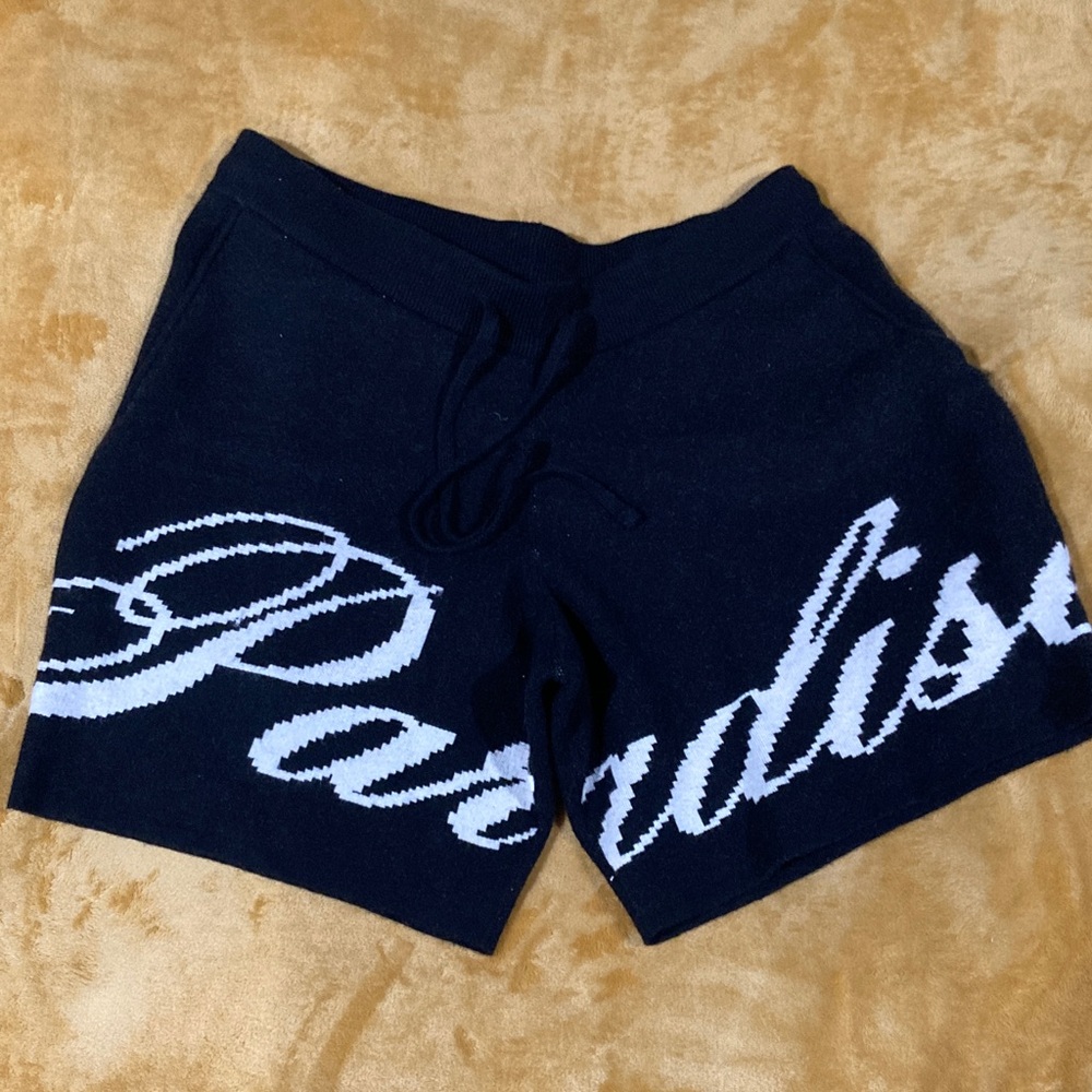 Black and White Paradise Shorts great condition